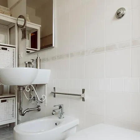 Dea Opi 게스트하우스 *