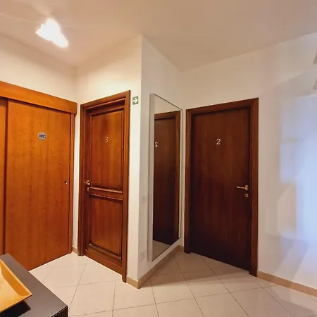 Dea Opi 게스트하우스 *